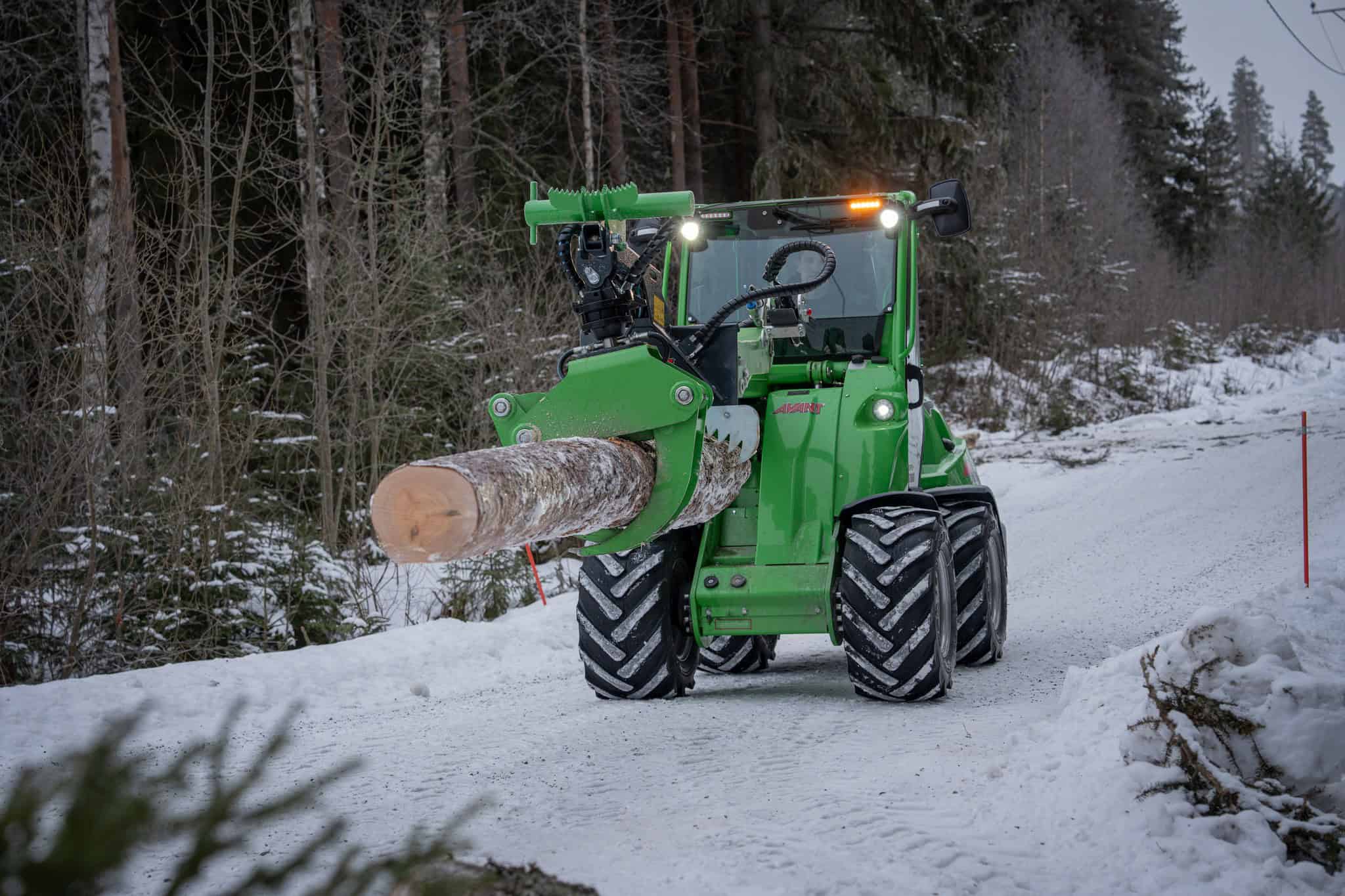 Avant® Timber Grab with Hydraulic Rotation